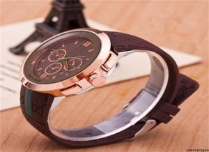 Xiexiangaa Mens femme célèbre Design Fashion Big Watch Watch Top Top Luxury Watchs Classics Quartz Watches Xiexiangaa2226030