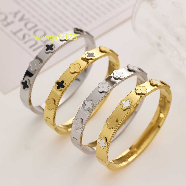 XIXI Gros Designer Célèbre Marque Personnalisée Plaqué Or 18 Carats Trèfle À Quatre Feuilles En Acier Inoxydable Bijoux De Mode Bracelet Bracelet