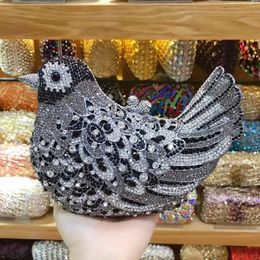 Xiyuan Bird Shape Crystal Claches Diamond Women Femmes Metal Clutch Righestones Sacs de soirée Mariage Partage à main Minaudere Purse 240315