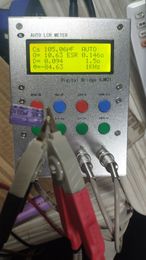 XJW01 LCR Tester de puente digital 0.3 Resistencia al probador de precisión, inductancia, capacitancia, medidor ESR, estuche de metal terminado