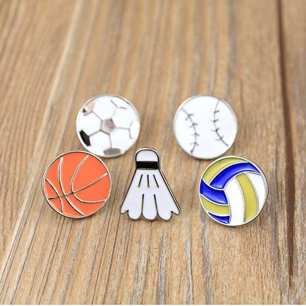 XM264 Cartoon Women Brooch Sports Series Football Badminton Basketball Brooch Pins Jewelry al por mayor