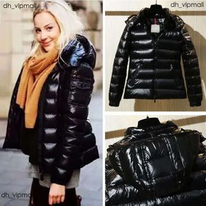 Gran venta de Navidad Chaquetas de diseñador para mujer Chaqueta acolchada de invierno Abrigos Cazadora acolchada y engrosada Marca clásica de Francia Con capucha Cremallera Materia cálida