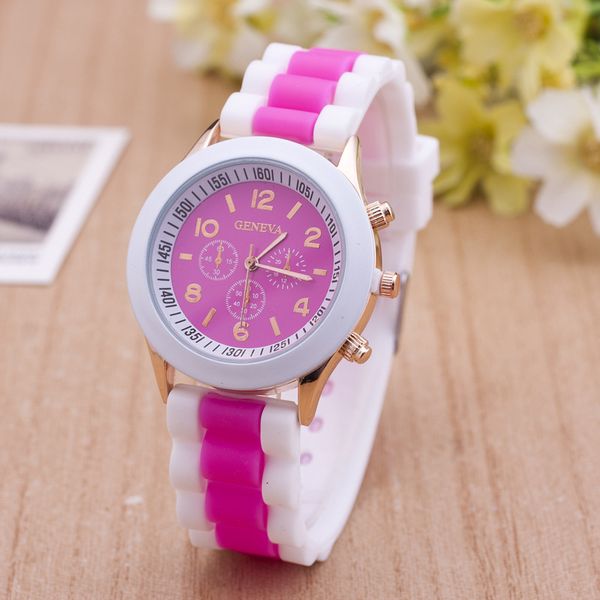 Date Mode Genève Silicone Quartz Montre Trois cercles Affichage Bracelet Blanc Bonbons Couleur Caoutchouc Filles Dames Femmes montres