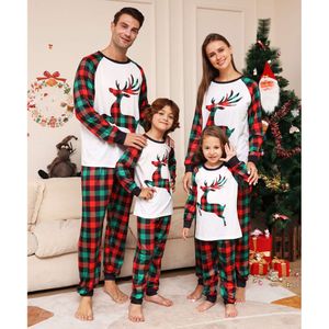 Kerstmis bijpassende kledingpak 2024 Kerstmis Nieuwjaar Elk Plaid Gedrukte volwassen kinderen Set Baby Jumpsuit Family Pamas L2405