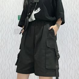 Xpqbb Gothic Black Cargo Shorts Femme Summer Streetwear Couple large short de jambe Femme Harajuku Big Pockets Pantalon de longueur du genou 4xl 240426