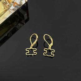 XRQF Designer Fashion Luxury Pendant Colliers Celis Nouveaux colliers de triomphe minimaliste pour femmes