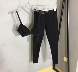 Xury Designer Nouveau Yoga Suit Soust -wear Sous -wear Bonebing Elastic Stretch Slim Leggings Black Women039s Pantalon Fitness Su1759164