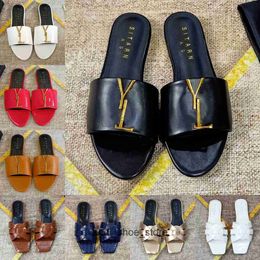 Y+5+l Designer zapatillas Sandalias Tobogadas Plataforma de moda de moda al aire libre zapatos para mujeres sin deslizamiento de mario Slip Slipper informal Sandalias 5a+