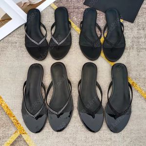 Y5L Designer Slippers Sandalen Glides Flipflops Flat Slippers Modieuze platform Qutdoor Fashion Wedges Schoenen voor vrouwen Leisure Ladies Slipper