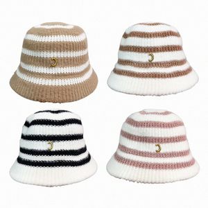 Y8Z9 Wide Brim Hats Bucket Hat Designer Younger Classic Fashion Mens Bonnet T91B #