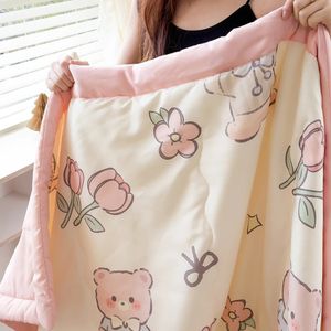 Yanyangtian Summer Cou Quilt Thin Wadding Blanket mignon Impression Four Seasons Litteur Douette à double lit Couette 240506