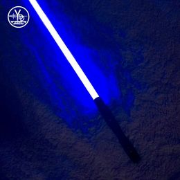 YDDSABER Pro Sable de luz, Jedi Sith Force FX LED Heavy Dueling, Sable de luz recargable para adultos y niños, empuñadura de metal, sonido fuerte