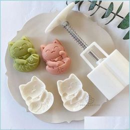 Jaar Mooncake 2pcs Set Molds Mold Lucky Cat Mung Bean Pastry Pine Cake Baking Tools Home Diy Kitchen Accessoires 220601 Drop Dh87Q