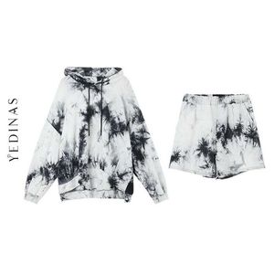 Yedinas Streetwear Twee stuk trainingspak voor vrouwen Tie Dye Set Top en Shorts Lange mouw Losse hoodies Herfst 210527
