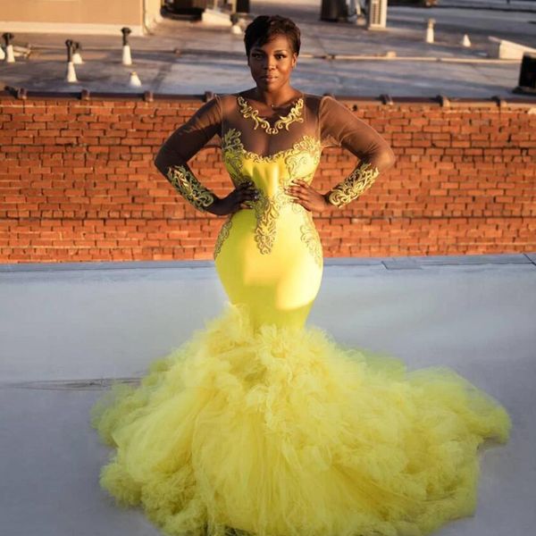 Robe de bal africaine jaune 2022 col transparent à manches longues en dentelle sirène grande taille robes de soirée à volants à plusieurs niveaux robes formelles