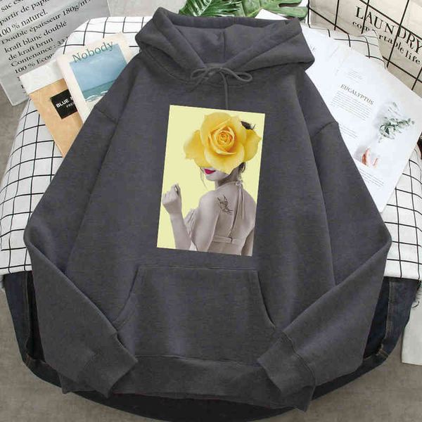 Sudadera con estampado de flores amarillas para niña, ropa de calle de Anime con cuello redondo para hombre, ropa de calle Retro de Hip Hop, Sudadera con capucha de Anime para hombre H1227