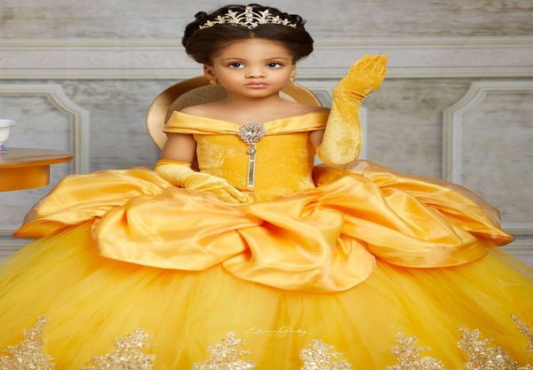 Crystals en dentelle jaune 2021 Robes de fille de fleur Bateau Balll Bouche petite fille robes de mariée bon marché Robes de concours de communion
