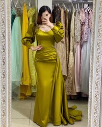 Robes de soirée musulmanes de sirène jaune élégants manches longues gonflées gaspolements de robe turque plies en satin perlé