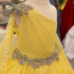 Robes de concours jaune pour les enfants pour enfants adolescents 2021 avec Cape Ritzee Roise Ballgown Chiffon Long Girl Formal Party Gowns One-épaule 214Q