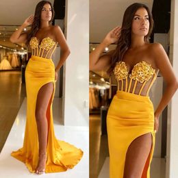 Prom jaune Gorgeous robe sirène chérie illusion corsonge la taille de la taille élégante des robes formelles en satin arrière sans dos pour femmes es
