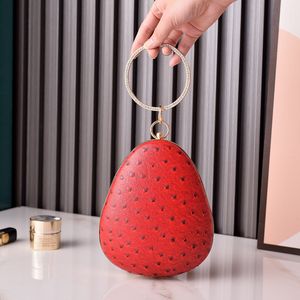 Sacs à main en cuir jaune Pu en cuir femelle mignon pavage de chaîne de forme de fraise sacs de luxe en soirée pochette bolsas de mujer