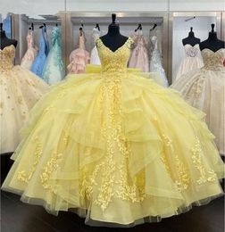 Geel Quinceanera Jurken Kant Appliqué V-hals Mouwloos Schouderafhangende bandjes Ruches Op maat gemaakt Tule Zoete Prinses Optocht Baljurk Vestidos estidos