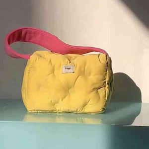 Sacs à bandoulière d'hiver jaune pour femmes nouveau fromage carré omelette couleur contraste poignée sacs automne doux mignon sacs à main portables 220505