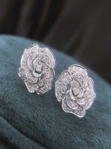 YHZL classique camélia fleur boucle d'oreille délicate femmes accessoire quotidien portant boucle d'oreille de fête avec fleur blanche bijoux 7111885