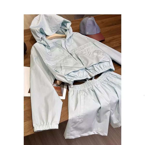 Colección de yid lihong _ fresca reducción de la edad set chaqueta corta con capucha+pantalones cortos