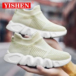 Chaussures de chaussettes Yishen Kids Tricoted High Top Sneakers pour garçons Girls Children Casual Children Tennis Zapatos Infantiles 240506