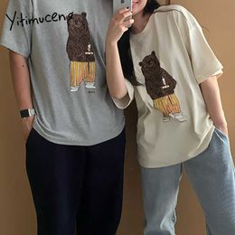 Yitimuceng Graphic T Shirts Femme Surdimensionné Couple Tops Harajuku Gris Blanc Laiteux Tees Été Mode Coréenne Chemises Décontractées 210601