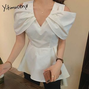 Yitimuceng onregelmatige blouse vrouwen rechte blote schouder shirts Koreaanse mode ruches korte mouw witte tops zomer 210601