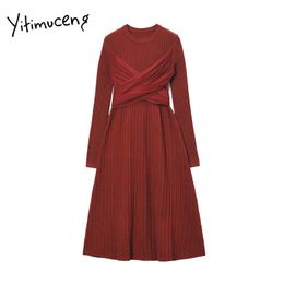 Yitimuceng Robe Rouge pour Femmes Sexy O-Cou Ceintures Dentelle Casual Noir A-Line Hiver Automne Printemps Fête Tricoté Midi Mode 210601