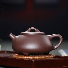 Yixing Classic Stone Scoop Tea Pot Paarse Clay Filter Potten Schoonheid Waterkoker Raw erts Handgemaakte Zisha Set 200ml 210813