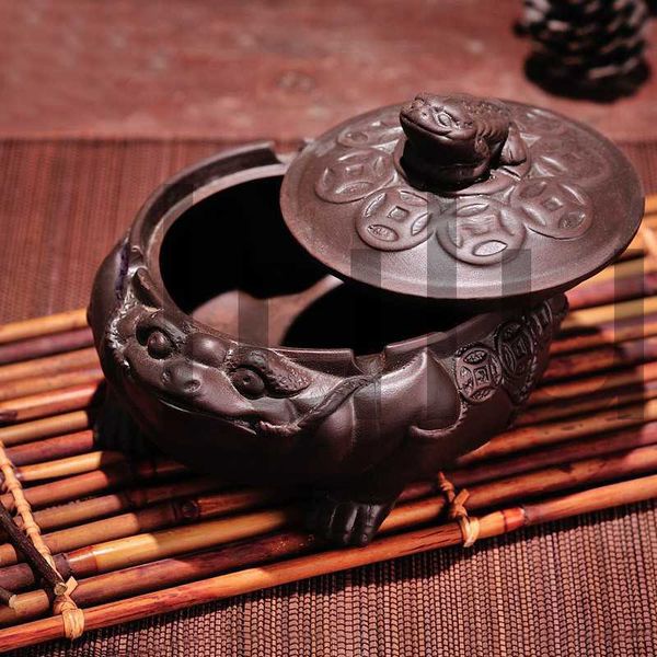Yixing violet sable sculpture décoration thé jouant thé cendrier pour animaux de compagnie avec couvercle créatif rétro Golden Toad violet sable cendrier HKD230808