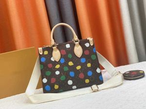 YK Onthego PM Tote Bolso de hombro Bolso Mujer Multicolor Puntos estampado diseñador Tie Dye Crossbody bolsos Lona Cuero cameos antiguos Torons manijas Clásico M46380