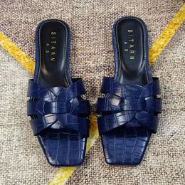 YL Belles pantoufles d'été pour femmes, sandales classiques à la mode, simples, confortables et respirantes, chaussures de plage romaines décontractées Designer shoes54135216