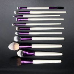 YLovely Luxurious Soft Synthetic Natural Natural High Quality White Foundation Contour Mélanger Maquiagem Make Up Brush Set Kit 240314