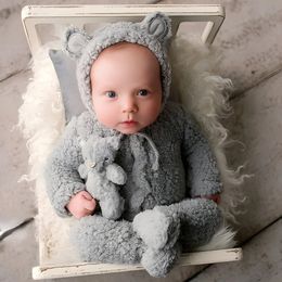 Ylsteed lindo Born Bewnet and Pajama Set Infant Po Prop Brown Feing Bear Gombado y Footie Romper Poshoot 240409