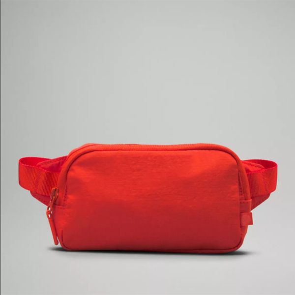 Bolsa de yoga Riñonera bolso de diseño Crossbody Tela impermeable para bolsas al aire libre Nylon Mujeres Hombres Riñonera Gimnasio Elástico Correa ajustable Cremallera Paquete de riñonera