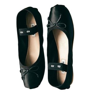 Lady Bow Silk Yoga Ballet Flat Shoe voor vrouw Men Casual schoenontwerpster Schoen Outdoor Tazz Sandaal Loafer Leer Leer Luxe Luxe jurk Schoen Fashion Dance Walk Trainer schoenen