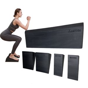 Yogablokken Yoga Foam Wedge EVA Foam Stretch Slant Boards Yogablok Verbeter de kracht van de onderbenen voor Oefening Gym Fitness Hulpmiddelen 230925