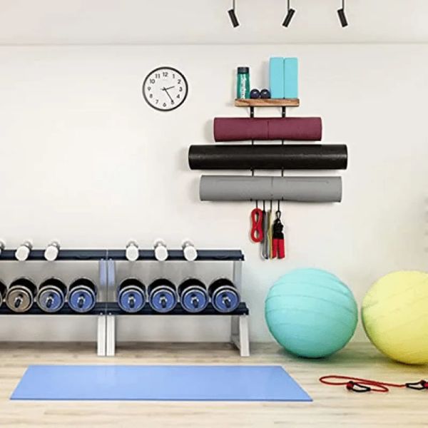 Accesorios de soporte de colchonetas de yoga Organizador de montaje de pared Decoración de almacenamiento Roller de espuma y estante de almacenamiento de toallas con 4 ganchos y estantería de madera
