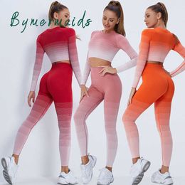 Yoga Outfit Bymermaids Seamless Yoga Set Femmes Gradient Gym Suit Manches Longues Haut De Sport Push Up Leggings 2 Pièces Fitness Sportswear P230504