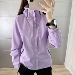 Yoga Outfit Pakaian Fashion anti-lucht pakaian luar schoorsteenmantel pengisian tipis angin dan hujan jaket Dasar Pria Wanita musim semi gugur 230905