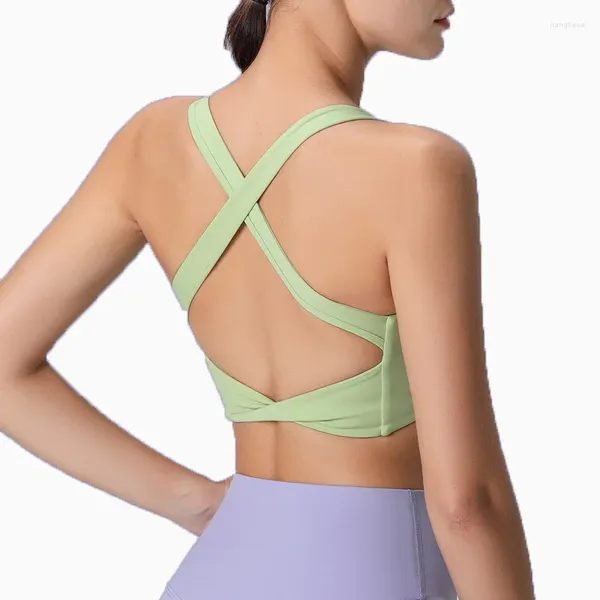 Traje de yoga Shinbene Running Sports Bra para mujeres Criss-Cross Back Acolchado Strappy Soporte medio con copa extraíble