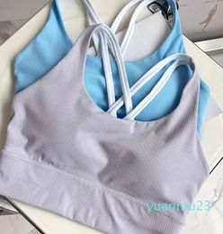 Yoga Outfit Femmes Fitness Cou Sports Soutien-gorge côtelé Cross Back Contraste Couleur Débardeur Gym avec coussinets fixes