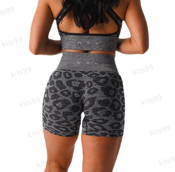 Tenue de yoga shorts de yoga nvgtn respirant élastique à séchage rapide leggings femmes entraînement doux ajustement sans maladresse