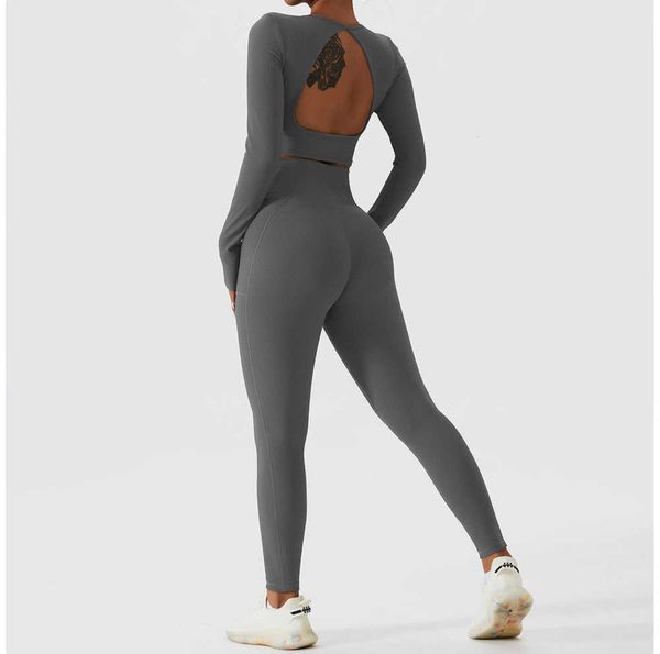 Conjuntos de trajes de yoga 2PCS Ropa de entrenamiento deportivo Femme Rib Activewear Niñas Traje de fitness sin costuras Ropa atlética Mujeres Gimnasio 230310