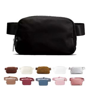 Yoga Sport en nylon enleceau de poitrine Belon la nouvelle créatrice Femme Femmes Luxury Waistpack Fanny Pack Femme Bumbag Fashion Fashion Fluffy Lady Waist Bum Shearling Crossbody Bands